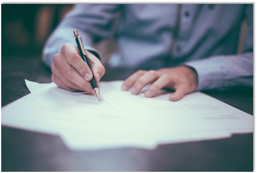 Person som skriver Fotograf: Helloquence